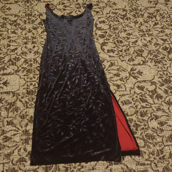 Dress - Picture 3 of 3